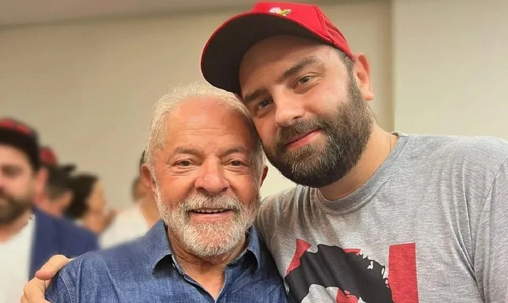 Justiça suspende processos da Receita Federal contra filho de Lula