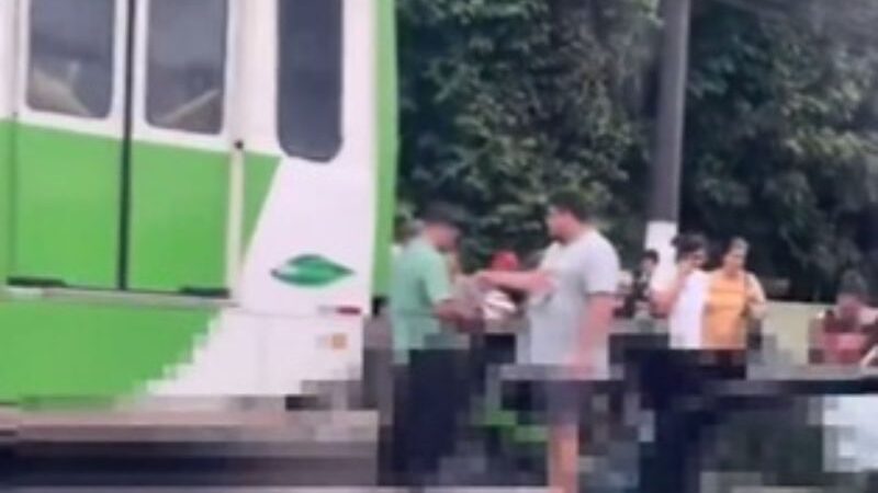 Grave acidente deixa ferido e afeta trânsito em Manaus