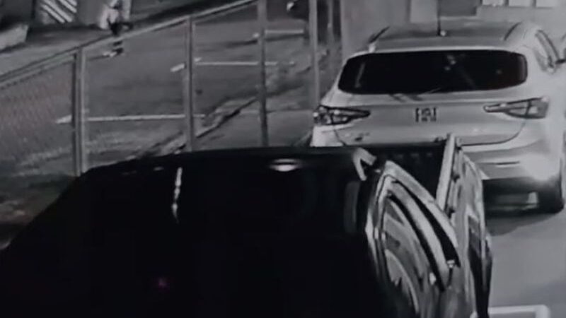 Veja momento em que homem é executado em bairro nobre