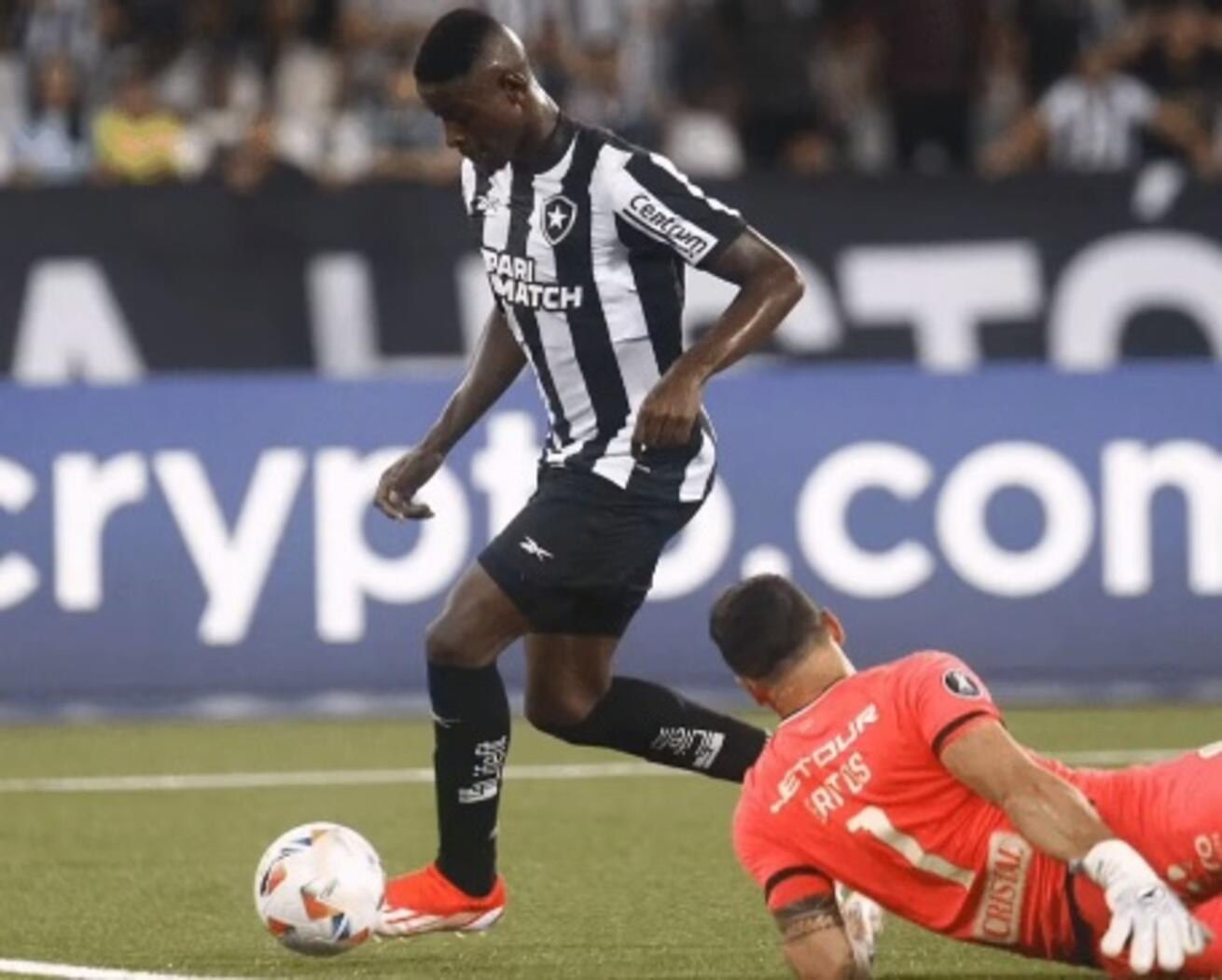 Botafogo vence Universitario-PER e garante classificação antecipada na Libertadores