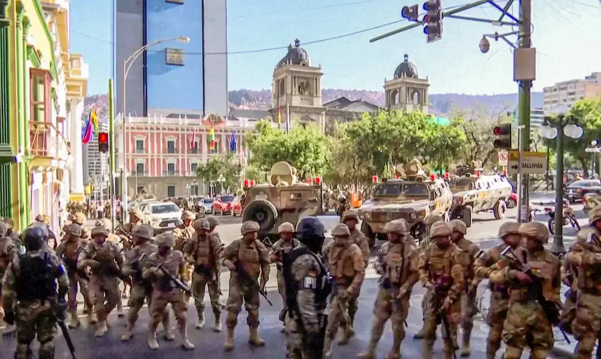 Especialistas explicam tentativa de golpe de Estado e crise na Bolívia