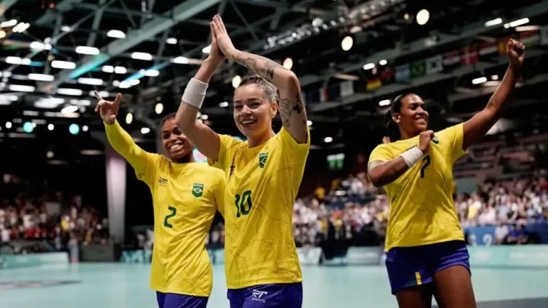 Brasil atropela Espanha por 29 a 18 na estreia do handebol feminino em Paris