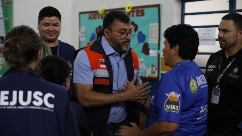 Governador do Amazonas anuncia auxílio de R$ 30 mil para cada família atingida por incêndio em Nhamundá