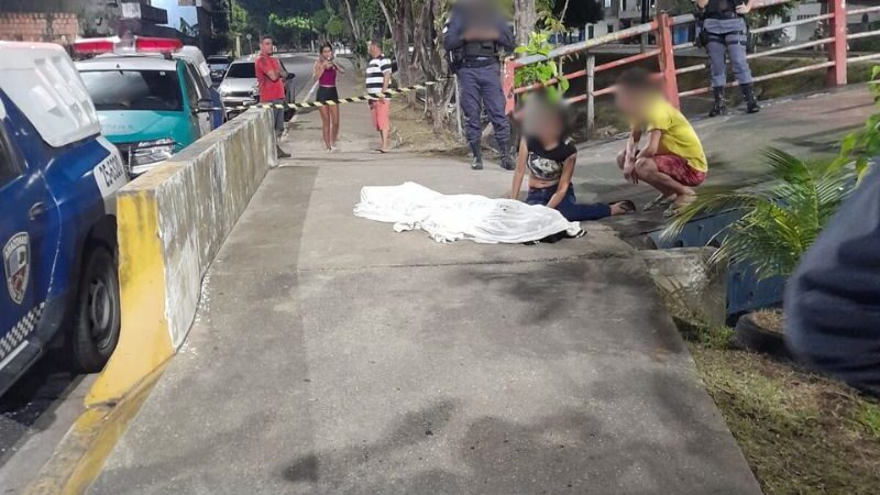 Jovem é assassinado com facada no peito no bairro Alvorada em Manaus