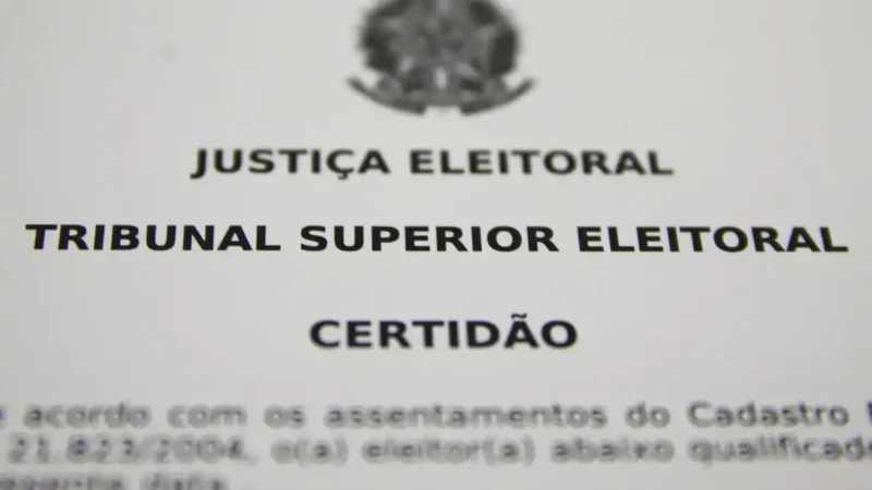 Servidora da Justiça Eleitoral perde cargo por cobrar por documento gratuito