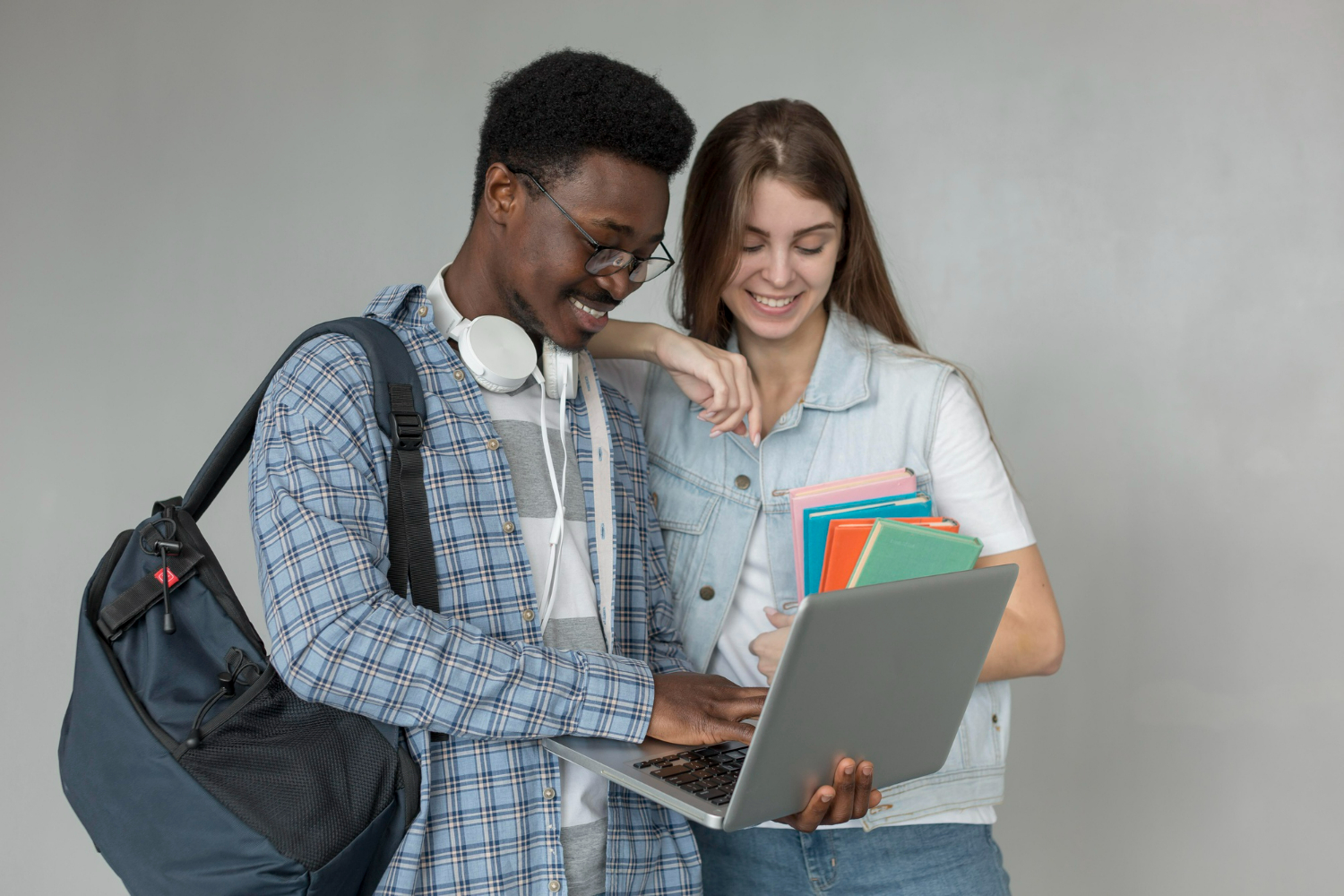 Serasa anuncia 97 mil ofertas para universitários negociarem dívidas no Amazonas