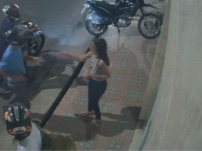 Criminosos rendem mulheres durante assalto em Manaus