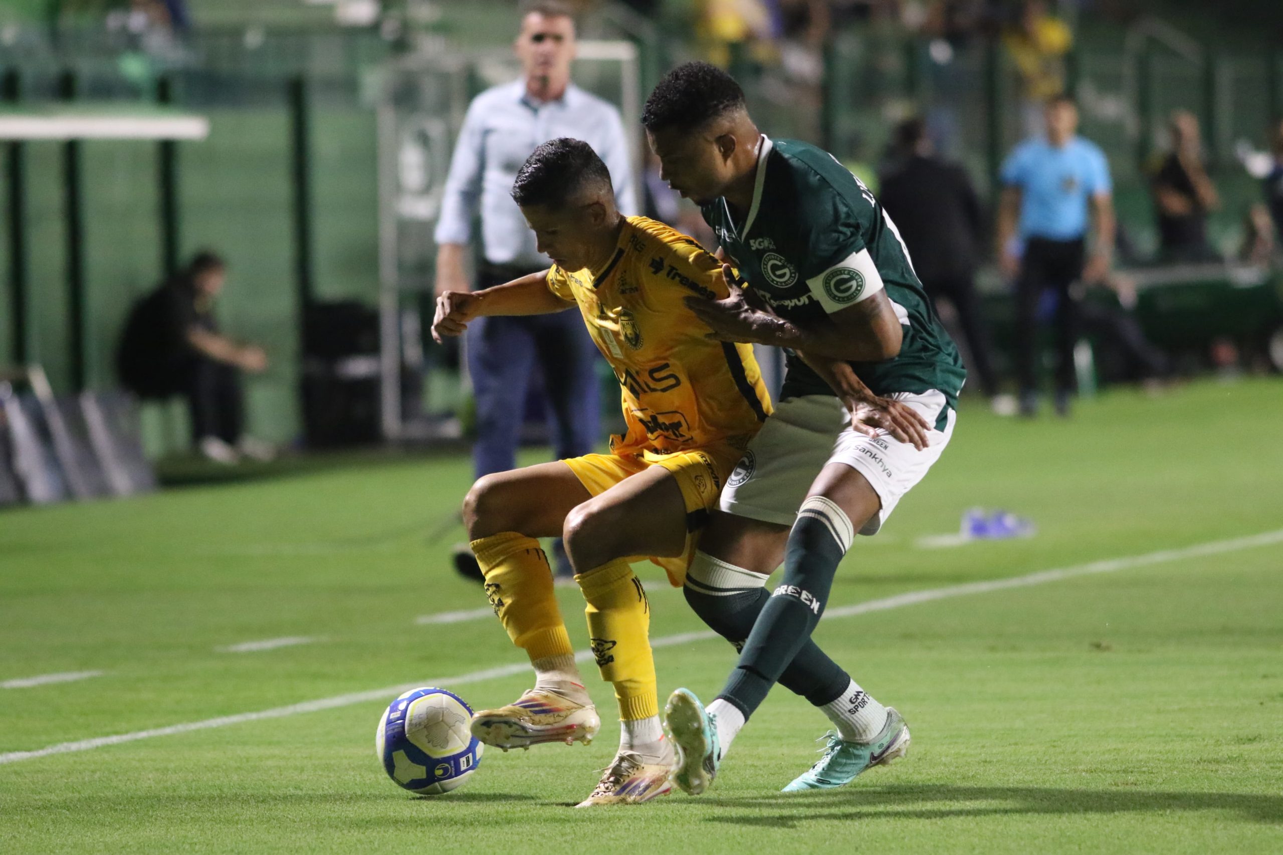 Amazonas perde para Goiás em jogo atrasado da 18ª rodada da Série B