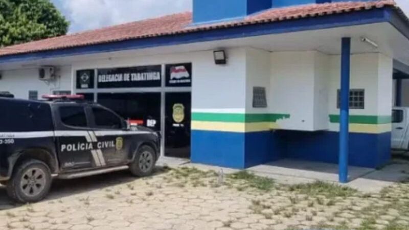 Mãe é presa por agredir e fazer sexo na frente da filha de 7 anos no AM