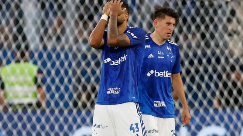 Cruzeiro é vice-campeão sul-americano após levar 3 a 1 do Racing