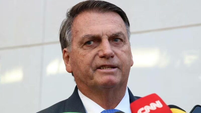 Indiciado, Bolsonaro diz que Moraes “faz tudo o que não diz a lei”