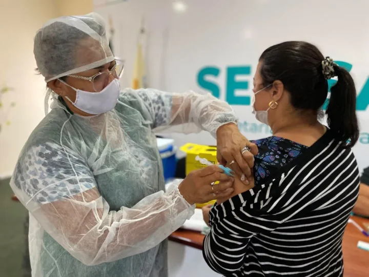 Manaus amplia vacinação contra influenza para todos os públicos