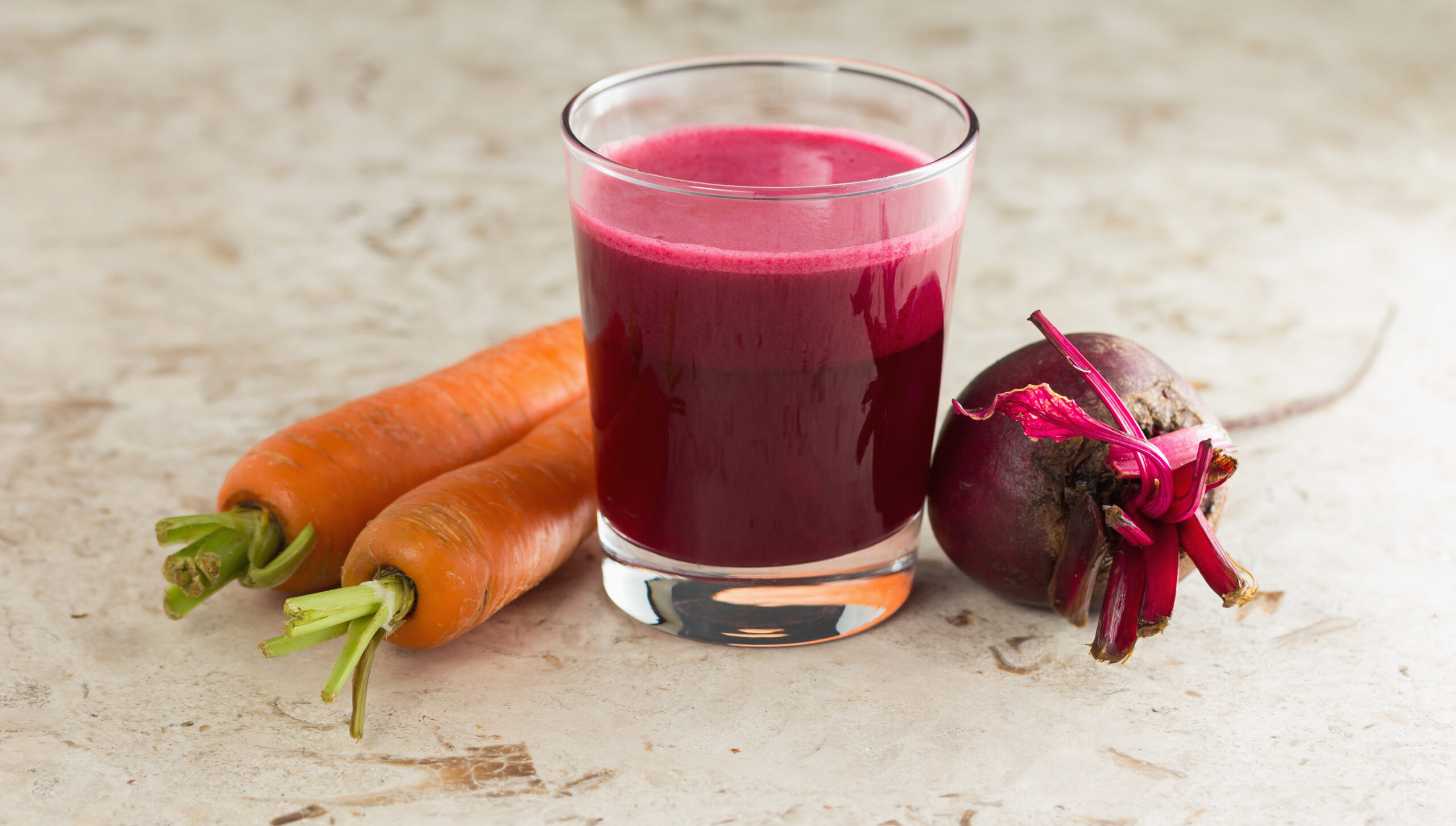 Suco de Beterraba com Cenoura: Por Que Você Deveria Incluir Esse Suco na Sua Rotina?