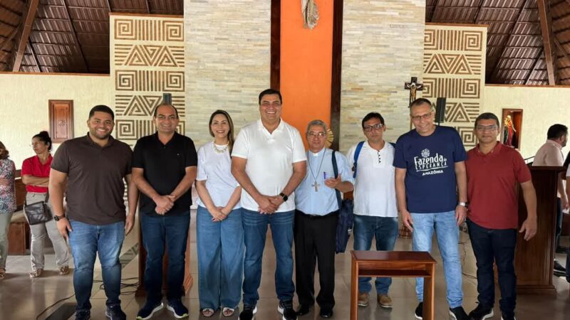 Marcley Araújo e Thomé Neto em visita a fazenda esperança firmam compromisso com a diocese em levar esse projeto para Autazes