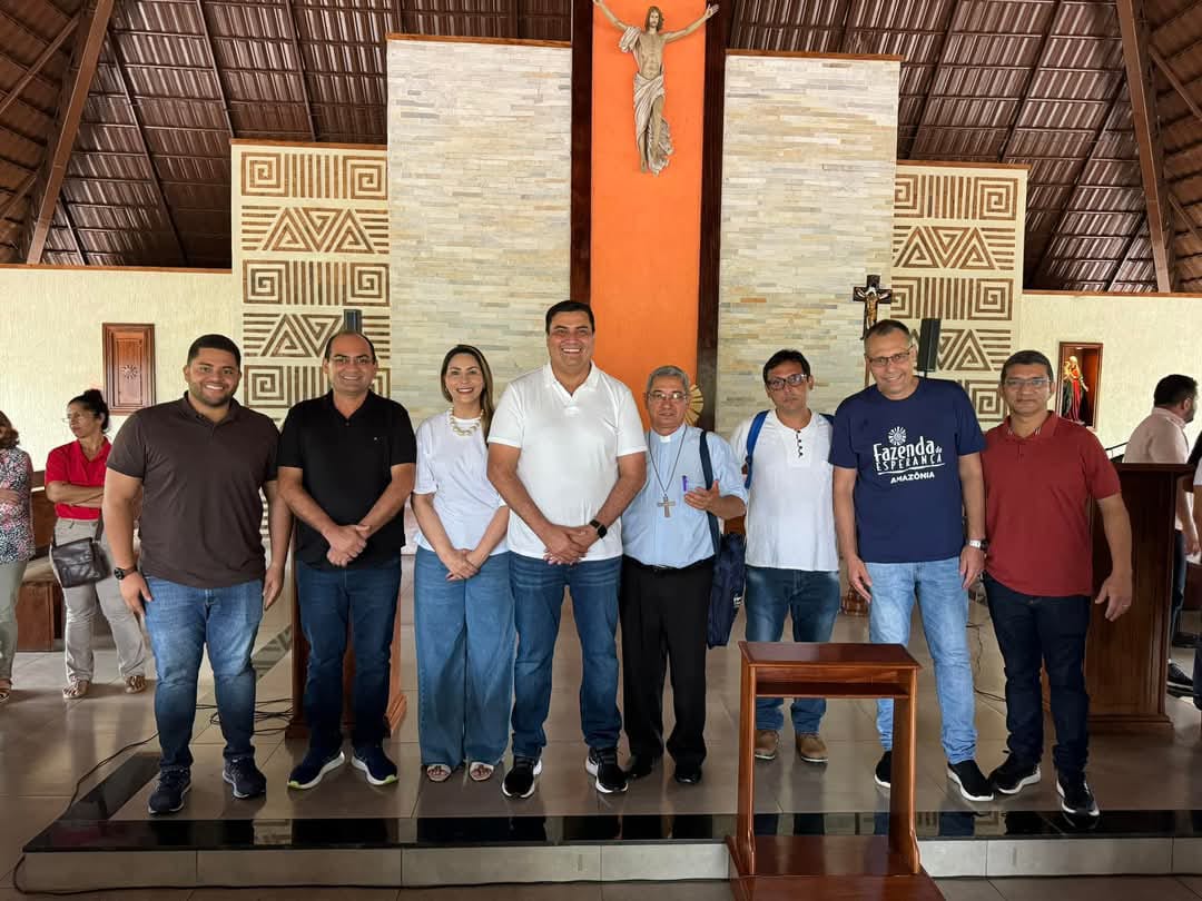 Marcley Araújo e Thomé Neto em visita a fazenda esperança firmam compromisso com a diocese em levar esse projeto para Autazes