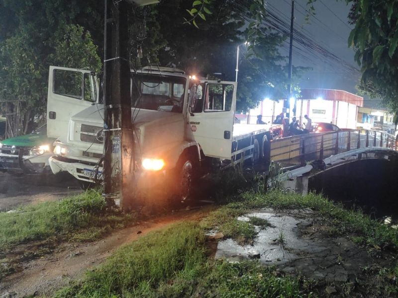 Caminhoneiro é assassinado após acidente em Manaus