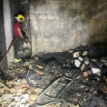 Idosa fica ferida em incêndio que destruiu casa em Manaus