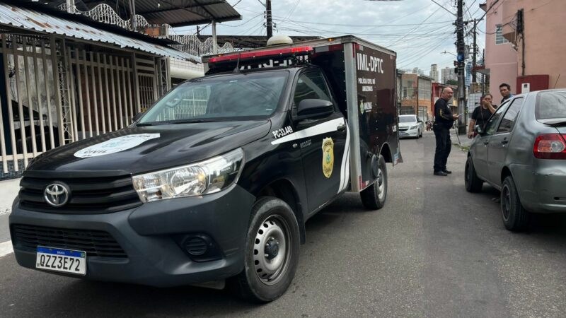 Homem é encontrado morto no meio da rua no bairro Cachoeirinha
