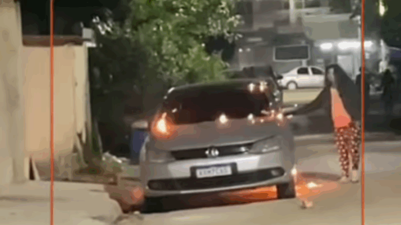 Esposa incendeia carro do marido ao flagrá-lo com amante