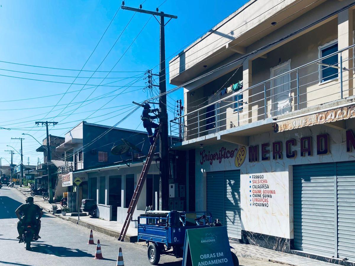 Governo do Amazonas inicia modernização da iluminação pública de Jutaí e Japurá