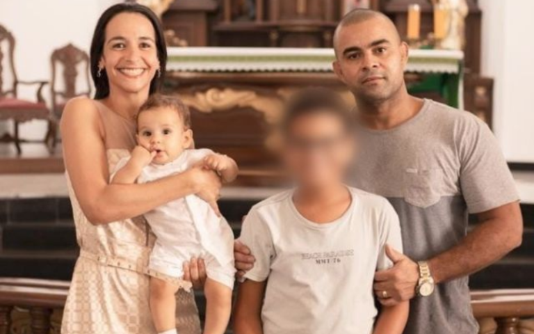 Namorada instigou menor a matar a família, esquartejar, queimar os corpos, e dá-los aos porcos