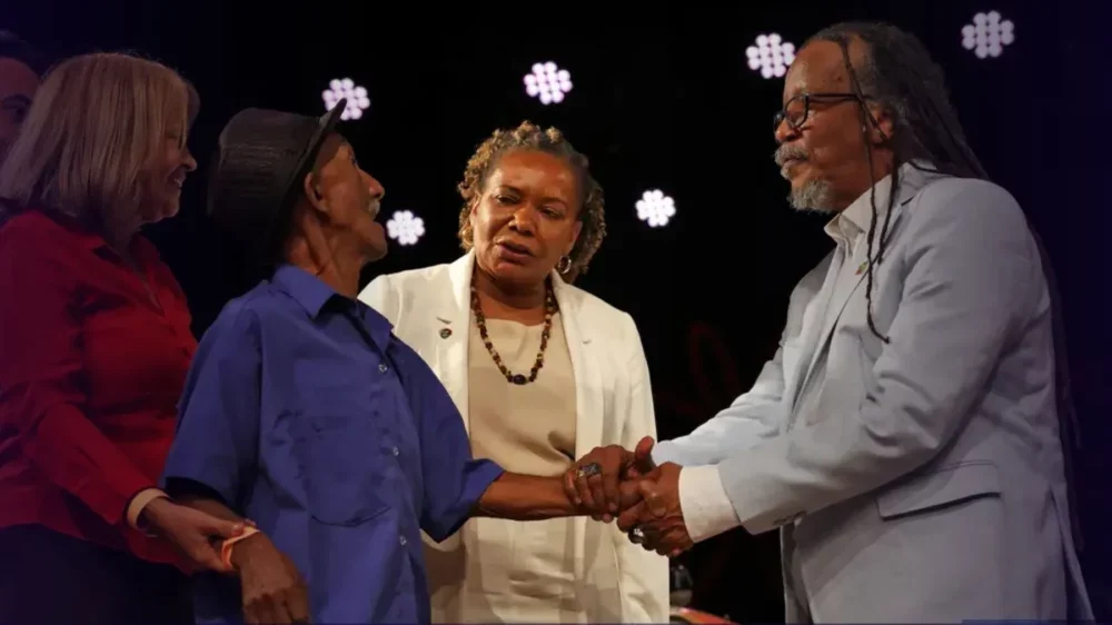 Comunidades em GO e AM recebem autodefinição como quilombolas em cerimônia na Fundação Palmares