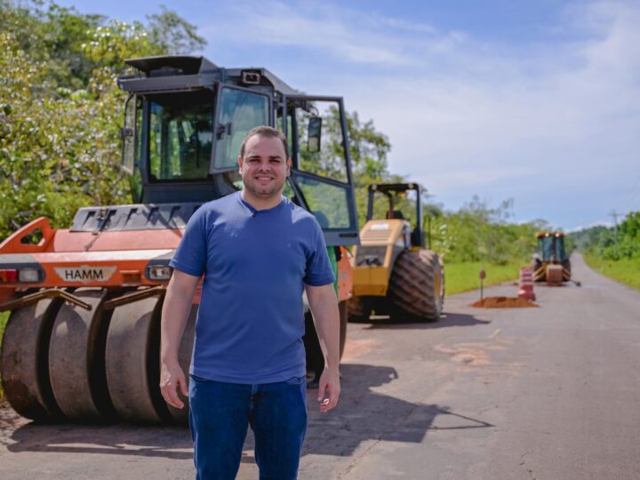 Presidente Roberto Cidade vistoria obras de recuperação da Estrada de Balbina, em Presidente Figueiredo