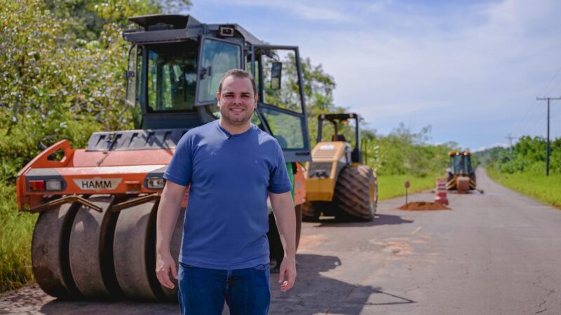 Presidente Roberto Cidade vistoria obras de recuperação da Estrada de Balbina, em Presidente Figueiredo