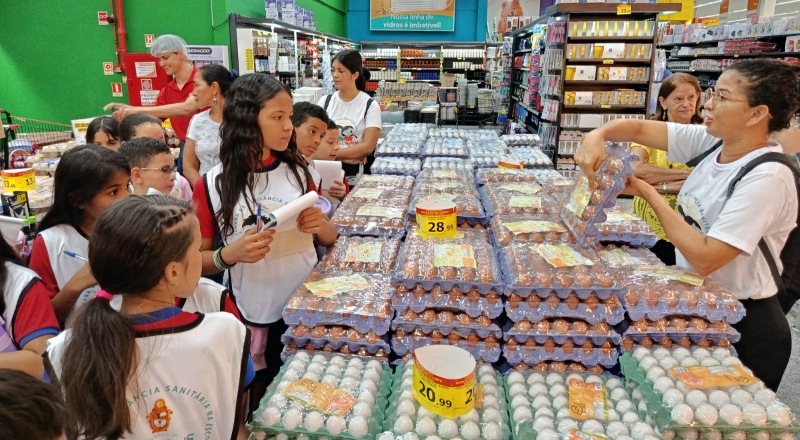 Visa Manaus conclui nova edição do projeto ‘Fiscais Mirins’ com visitas a supermercados