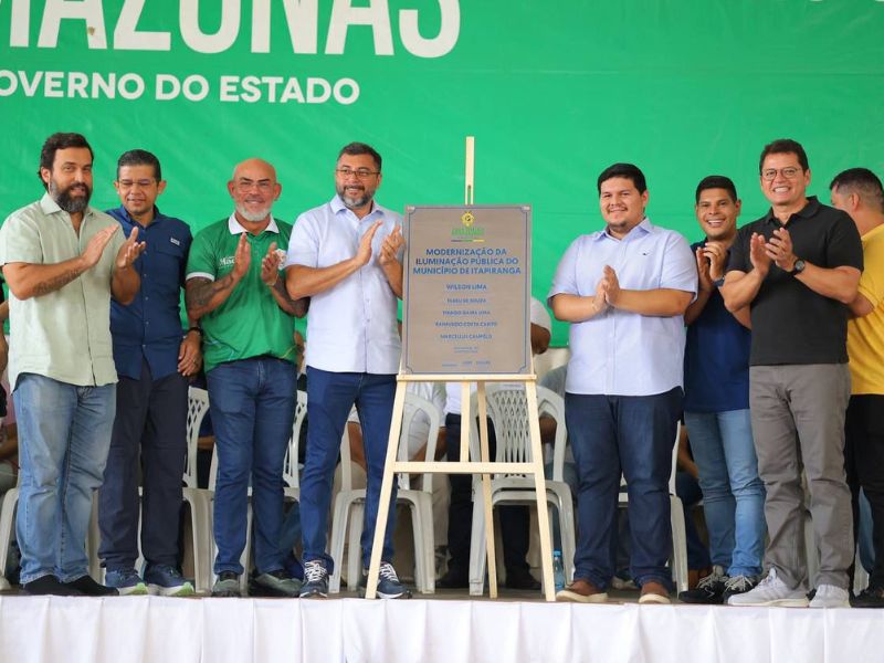 Wilson Lima inaugura iluminação pública e anuncia obras no AM