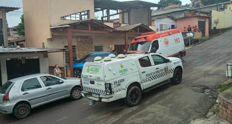 Homem é atacado a machadadas por idoso em Manaus; vítima recebe sete pontos na cabeça