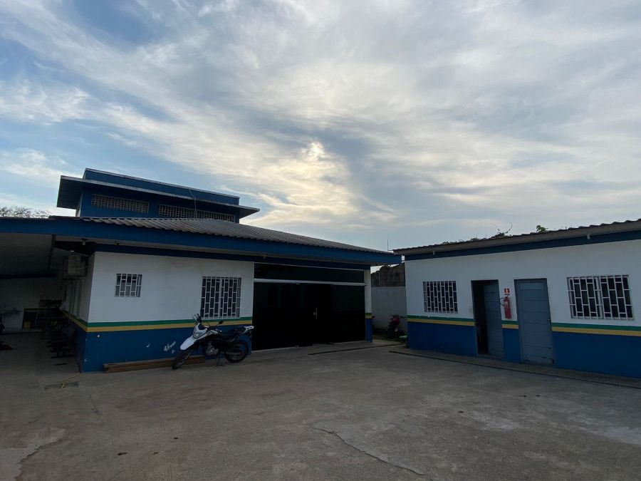 Mulher é presa por abandonar filho de 4 anos