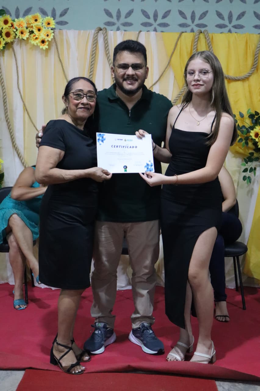 Geração de Prata Conquista o Mundo Digital: 30 Idosos Se Formam em Curso de Tecnologia em Nova Olinda do Norte.