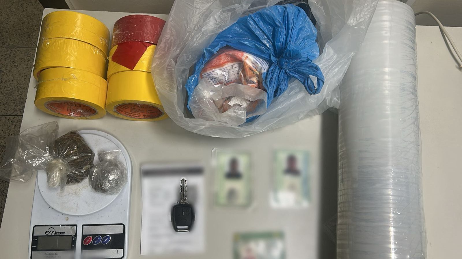 Dois membros de facção do Pará são presos em Manaus com documentos falsos