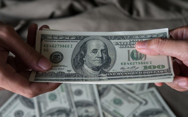 Dólar tende a cair a R$ 5, diz economista do Bradesco