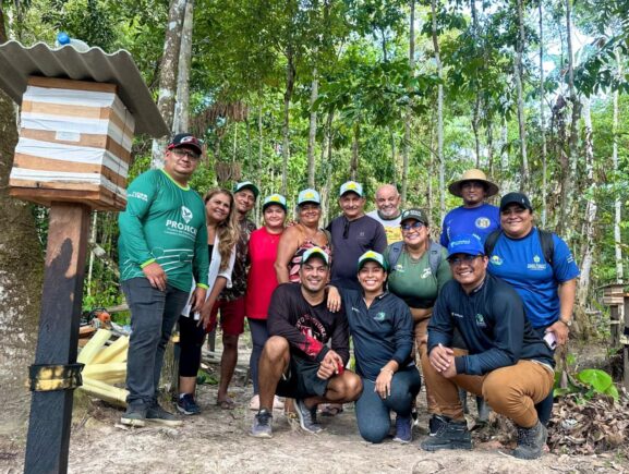 Em Barcelos, Idam atua na capacitação de meliponicultores