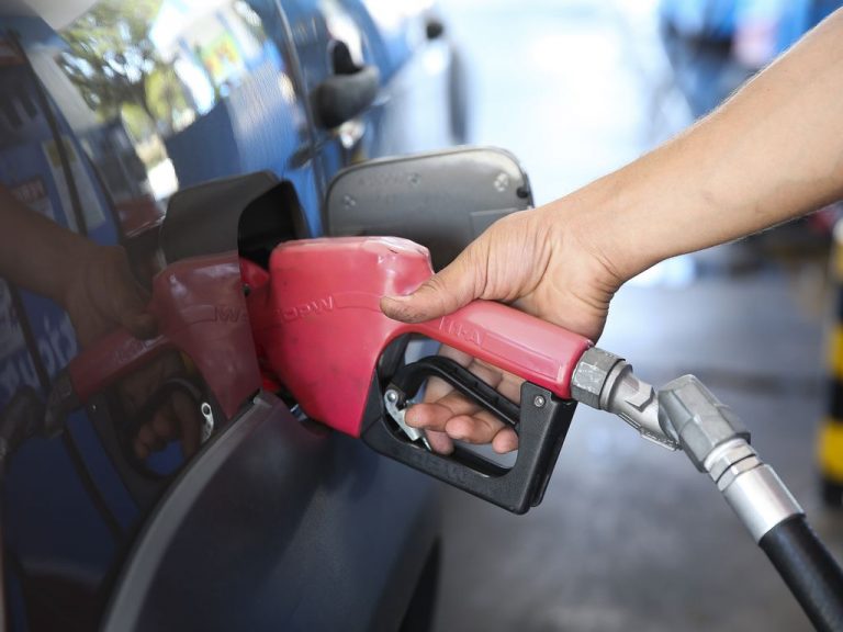 Litro da gasolina no Brasil está 10% mais caro que no exterior