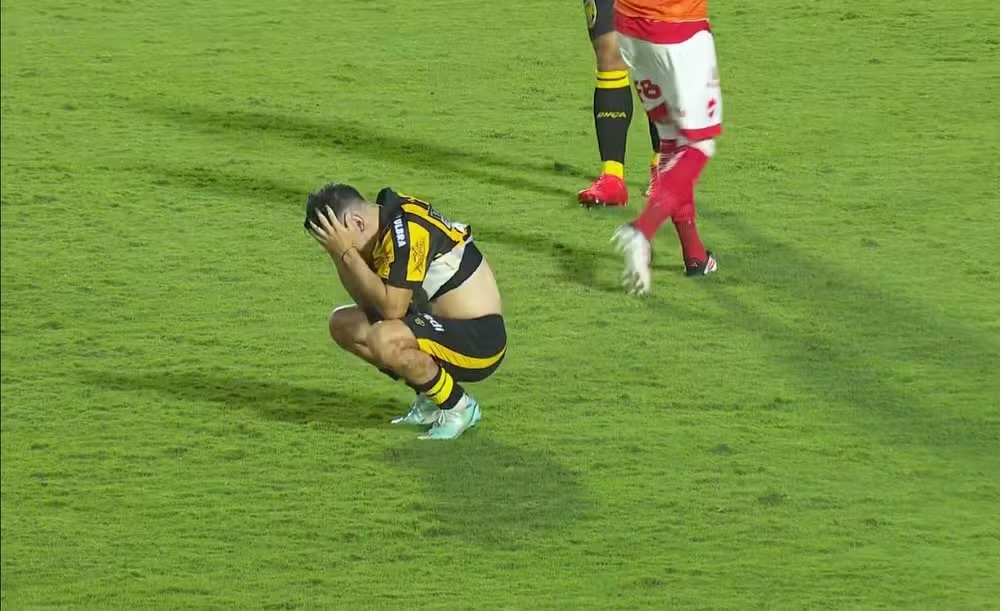 Amazonas cai para a Série C do Brasileiro após temporada irregular