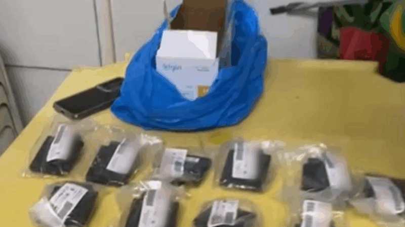 Funcionário e ex-funcionário de loja de motocicletas foram presos por roubar peças em Manaus