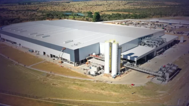 Maior fábrica de bebidas do Brasil em Uberlândia opera sem parar e se torna motor econômico de Minas Gerais – Fato Novo