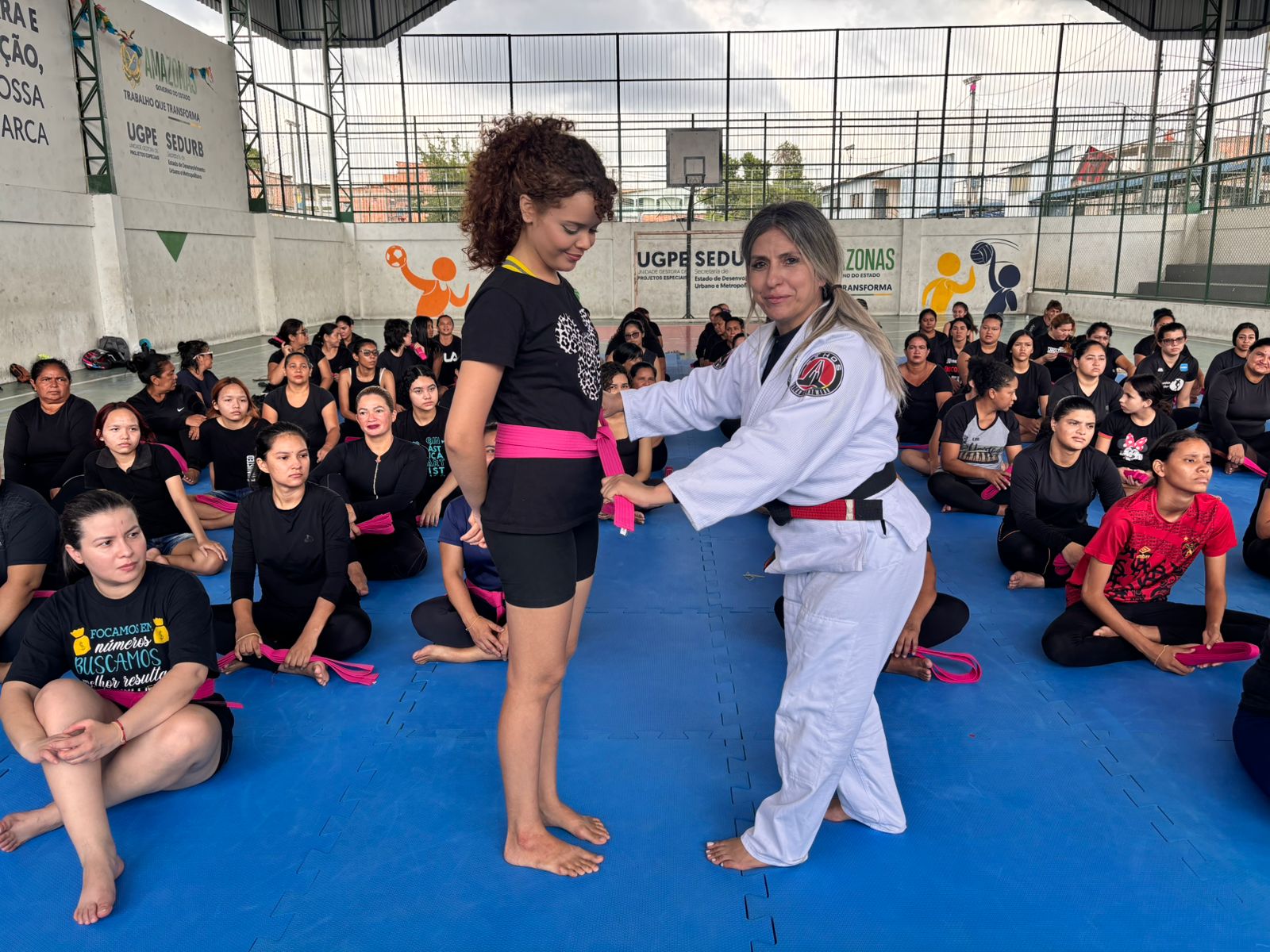 Mulheres da zona leste viveram uma manhã de aprendizado e movimento no Curso de Defesa Pessoal Feminina