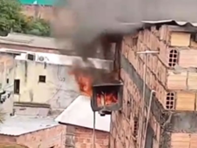 Ar-condicionado pega fogo em casa no bairro Redenção