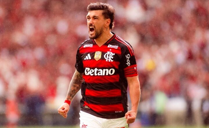 Arrascaeta é escolhido como craque do Prêmio Brasileirão 2025