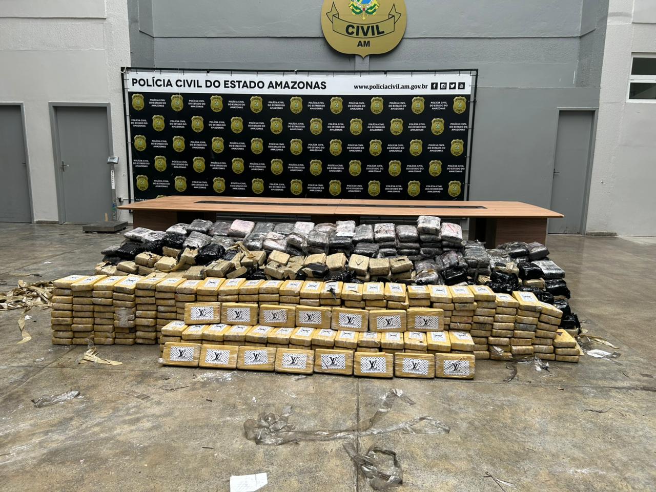 Colombianos são presos em Manaus com mais de 1 tonelada de drogas avaliadas em R$ 30 milhões