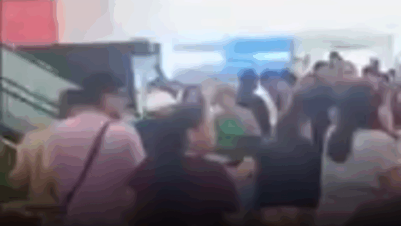 Falha em escada rolante provoca queda de clientes em shopping de Manaus