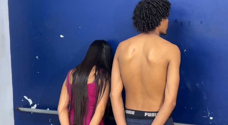 Polícia prende dois após jovem aparecer em vídeo atirando com fuzil na Compensa