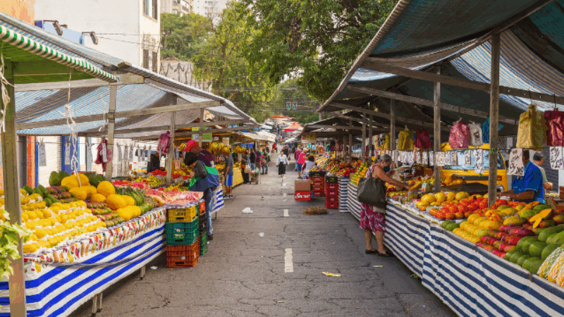 Saúde, limpeza e feiras operam normalmente no feriado em Manaus
