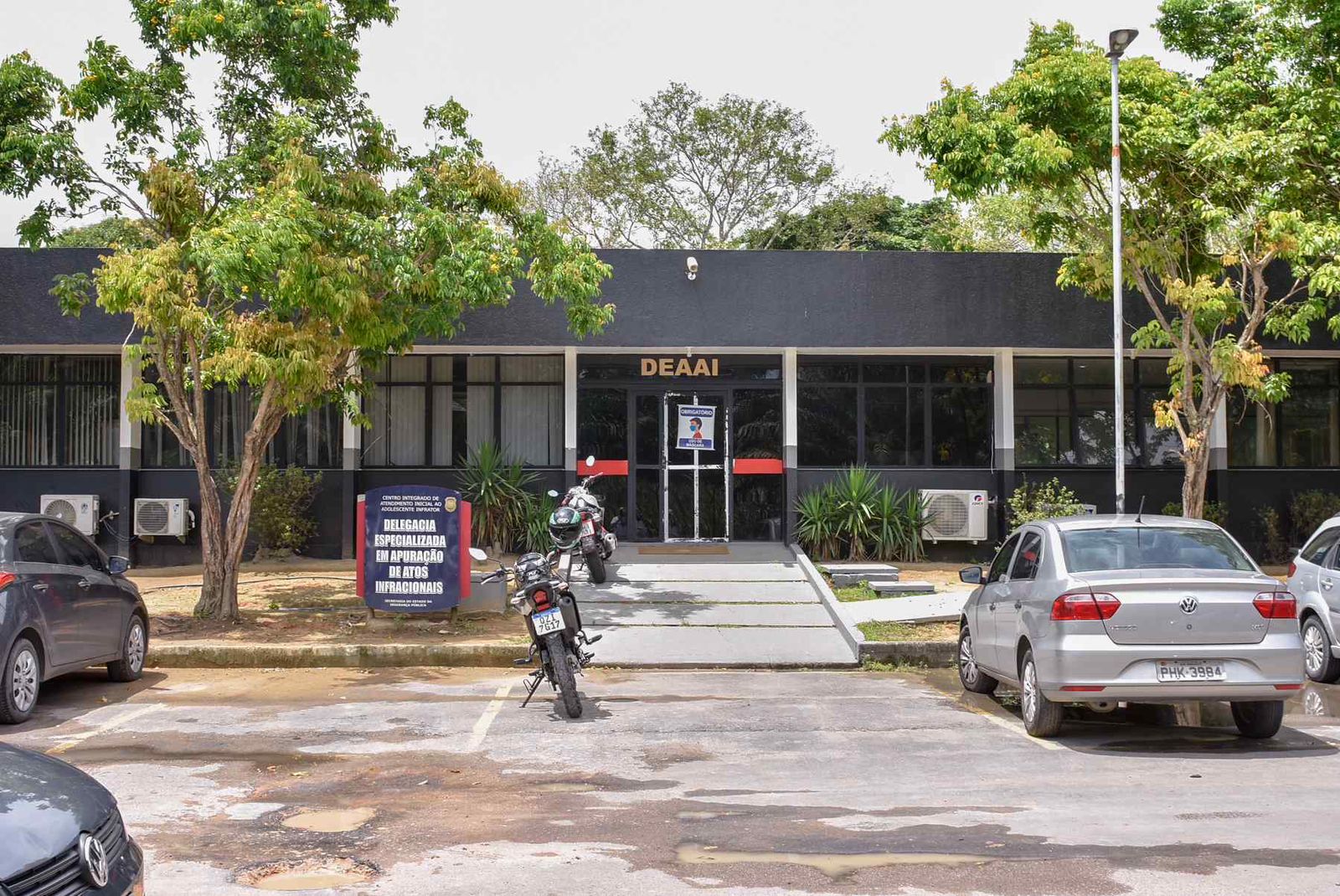 Adolescente de 14 anos é apreendida suspeita de matar ex-namorado a facadas em Manaus