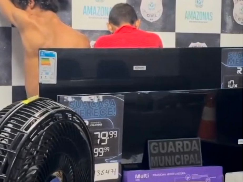 Dupla é presa em flagrante por furto qualificado no Centro de Manaus