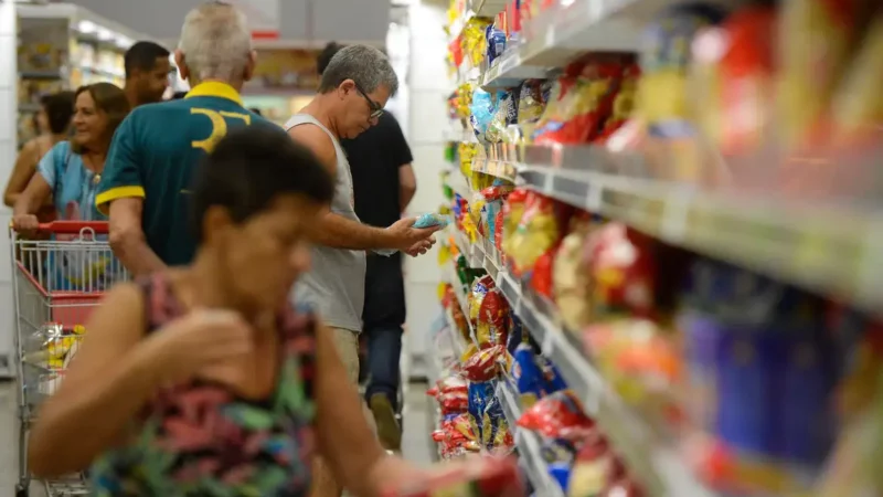 Entenda o fechamento de supermercados aos domingos e impactos no Amazonas